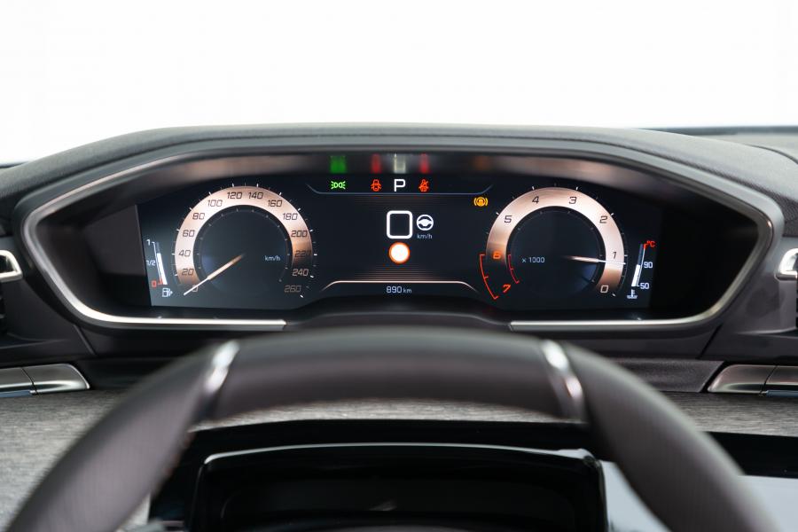 Панель приборов Peugeot 508 GT Line 2018 года  (WW) (фото 20 из 42)